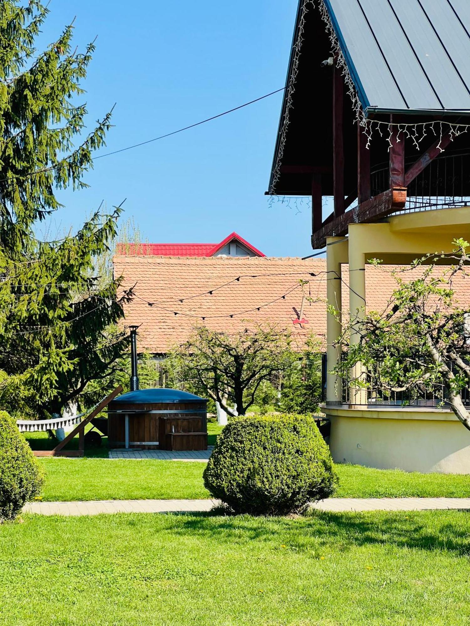 Orchard Villa Braşov Exteriör bild